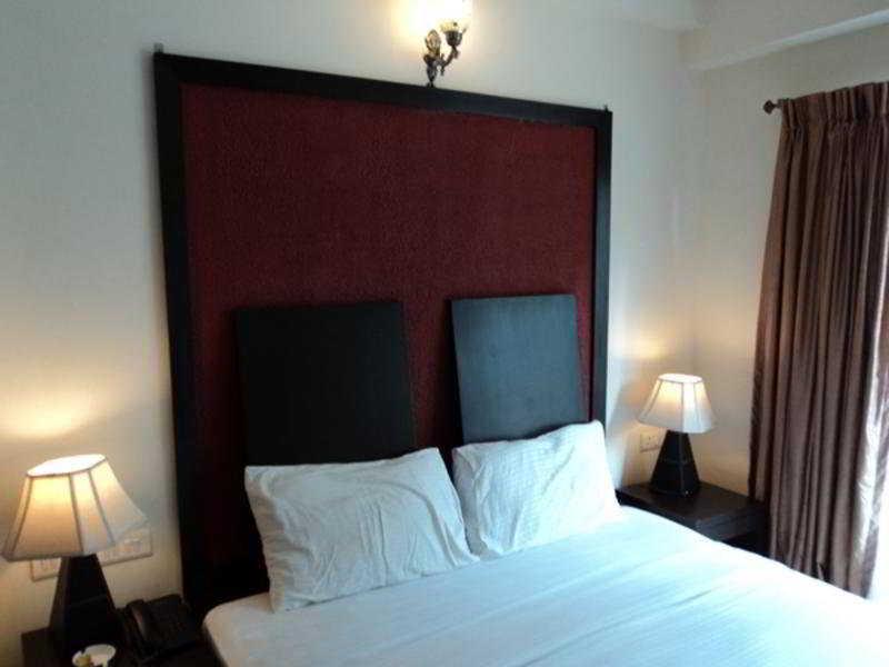 La Flamingo Hotell Calangute Exteriör bild